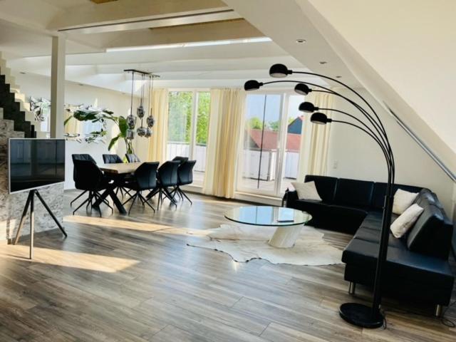 ווילהלמסהאבן Apartment 160Qm 5 Schlafzimmer 1 Wohnzimmer Terrasse Und Balkon מראה חיצוני תמונה